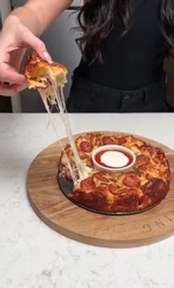 This Pizza Recipe Is a Must-Watch for Every Food Lover