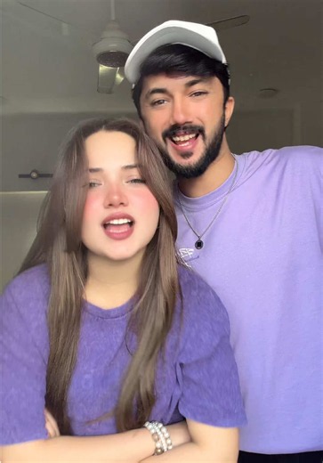 Twinning 💜: Rabeeca kashif twinning video