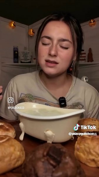 CHOCKY CHIPPPP🍪 classic? absolutely. basic? anything but 😤 cookie menu rotates every month 🍪 products freeze for over a YEAR ❄️ nationwide shipping - link in bio! 📬 or come visit us in SE Portland! open 4-10pm everyday!📍 #pdxcookieco #pdxcookie #cookie #dessert #bakery #pdx #pdxeats #foodie #cookiedough #cheatmeal #freemeal #chocolate #montavilla