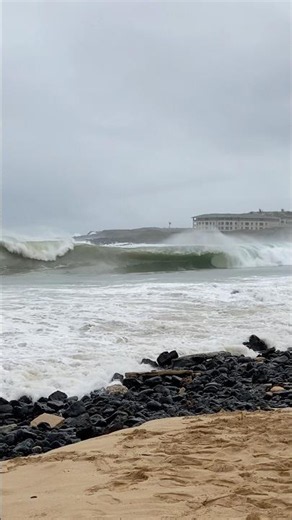 MASSIVE SWELL Hits KAUAI South Shore | SHIPWRECKS Beach