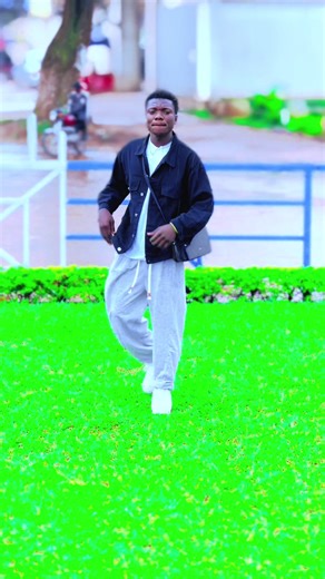 Bon début de la semaine mon manager Jonas lowandjula #lubumbashi😘🌺congolaise🌺😍 #kinshasa🇨🇩 @Hance france 24officiel