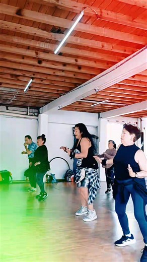 LATIN DANCE ZUMBA " ROX GARLOP " " Y QUÉ FUE " ( no tengo los derechos de autor) | Latin Dance | Facebook