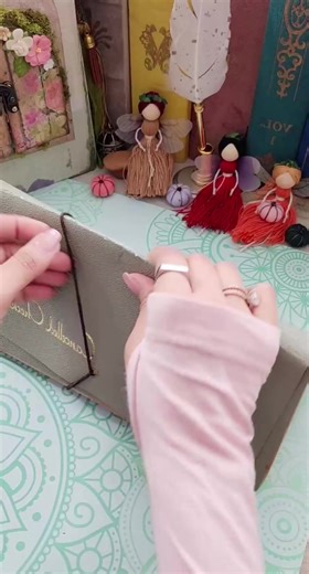 Insect magazine cutout turned into a journaling card The envelope can be written on as well The window was punched using the anywhere punch linked in #4474 #fblifestyle | Chippy Kids