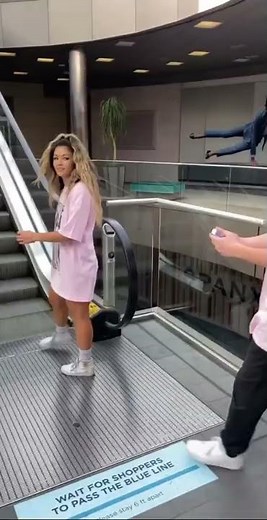 Boney M. “Rasputin” shuffle dance, but it’s the world’s 1st escalator shuffle (shuffling - shapes)