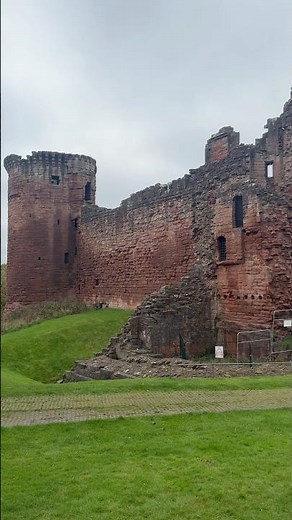 Bothwell Castle. #scottishhistory #scotland #history #explorescotland #scottishcastles