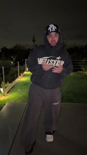 Dandy Hats: Colección Única en un Día Lluvioso