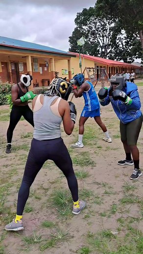7.1K views · 157 reactions | Strength, endurance, and determination - these female boxers have got it all! 壘 Pushing each other to be their best and inspiring us all to never give up on our goals. . #BoxingBabes #WomenInSport #TrainHardWinBig @always_boxing_club | Flykite Boxing | Facebook