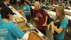 500 volunteers sought to help homeless people at the HOPE Connection Event