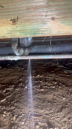 repairing a 1/2” copper leak in a crawlspace #plumbing #plumbers #plumberslife #plumbingtok #plumbingrepair #drain #draincleaning #drainrepair #howto #tips #diy | Replumb