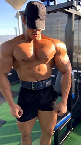 Última serie para terminar de agotar en su totalidad las fibras musculares de los pectorales. Cada día entrenaré con más intensidad y dureza, me voy a llevar hasta el límite. #chestday #musclemass #bodybuilder #classicphysique #fitnessmotivation | David Mendoza