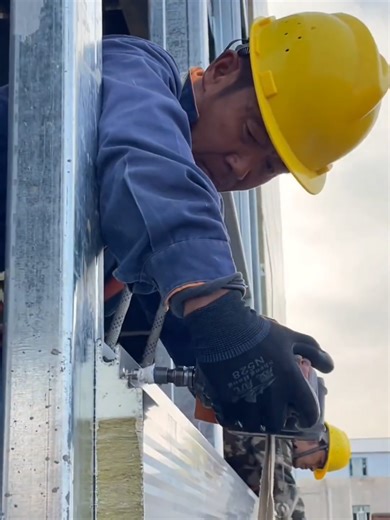 Steel Structure Exterior Wall Panel Installation Process, High-Altitude Operations #panel #installation #highlight