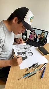 1.9M views · 134K reactions | PESO PLUMA dibujo retrato a lápiz del cantante mexicano . . . . . . . . #dibujo #dibujos #artista #drawing #artist #portrait #handmade #art #arte #artwork #dibujosalapiz #hechoamano #mexico #pesopluma crédito de la música: Título: Controla Artista: Kolektivo Enlace: https://business.facebook.com/sound/collection/?sound_collection_tab=sound_tracks&asset_id=2819342508199513&reference=artist_attr | AristaViva | Facebook