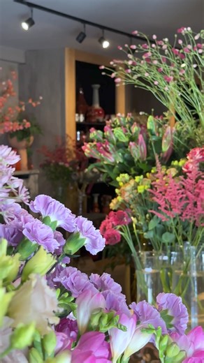 12K views · 268 reactions |  Take a tour of our Daniel Ost Flower Boutique in Knokke  ✨ From breathtaking floral arrangements to stunning displays, every corner is a feast for the senses. Discover the beauty and artistry that make us a floral paradise. 朗 #DanielOstKnokke #FlowerBoutique #FloralArtistry #BloomingBeauty #NeleOst #FlowerHouse | Daniel Ost | Facebook