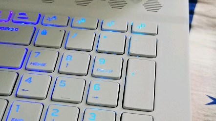 求助一下，新电脑这种声音是为什么，怎么解决