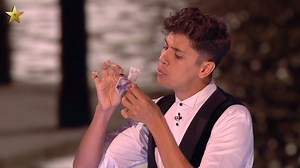 1.7M views · 10K reactions | There are so many reasons why we love magic, and one of them is Ben Hart ✨ Watch as the incredible magician breathes life into a twenty pound note 曆 | Britain's Got Talent | Facebook