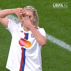 📸 Picture perfect 📸 🔴🔵 Lindsey Horan finding a way through ⚽️💪 #UWCL // Olympique Lyonnais Féminin | UEFA Women's Champions League