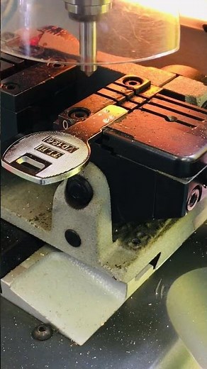 ディンプルキーの合鍵を作る♪キーマシンを使ってALPHAというメーカーの引戸錠の鍵を複製！【鍵屋】【合鍵作成】