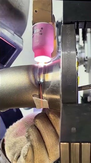 Automatic welding machine for high-neck flanges, handling pipe diameters from 20 to 600 mm. Simply