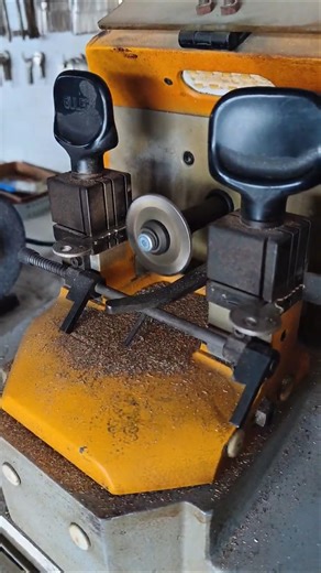 Satisfying Key Duplication Process 🔑 | Kusursuz Anahtar Kopyalama #Shorts #SeymanElectric