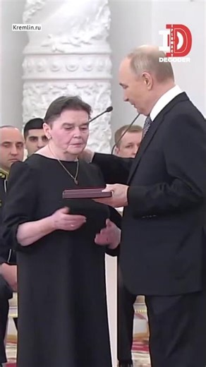 Emotional Moment: Putin Honors Fallen Soldier, Kisses Mother’s Head in Emotional Tribute