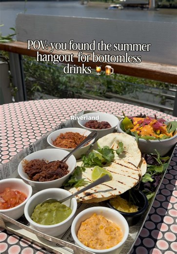 Weekends are for bottomless brunches 🍳 and this one called the Citrus Summer is the perfect one for a classic hang right by the Brisbane River 🏞️ - Alongside the Build Your Own Taco 🌮 experience, $79pp will also come with a 2 hour beverage package 🍷 with Citrus infused cocktails like Spritz & Frozen Margaritas for an extra $10pp - This spot is always trusty when it comes to hanging out in the Sunshine ☀️ for a cruisy day with friends 📍 Riverland, Brisbane CBD #brisbanefoodie #brisbanefood #