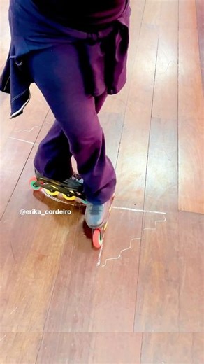 Eríka Cordéiro | Certified Skate Instructor on Instagram: "Grapevine / Crazy tutorial: Same movement, different names - one referred to as Rollerdance, the other as Slalom. . . Eríka’s ⛸️: @rollingsports Store . . 🎥: @mdinis . . #tutorial #skating #rollerdance #rollerblading #rollerskating #skate #inlineskating #quadskates #dance"