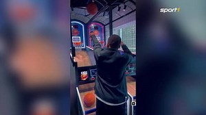 Auch mit dem Basketball! Mbappé zeigt sich treffsicher