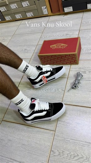 Vans Knu Skool chunky '90s skate shoes with thick white laces