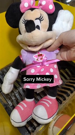 #mickeymouse #shredder #shreddermachine #shreddingmachine | Shredding Machine Epic Videos | Facebook