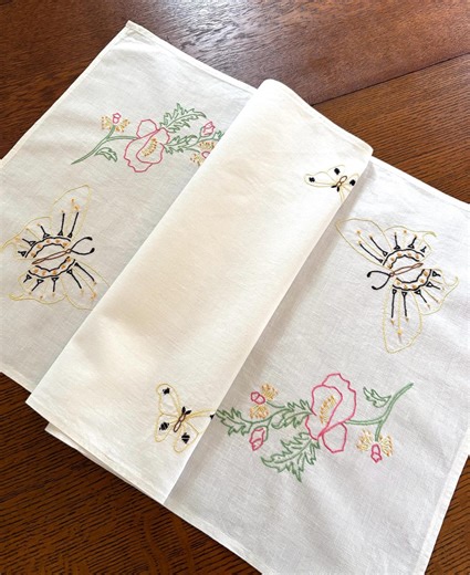 41" Table Runner / Dresser Scarf, Vintage, Hand Embroidered, Flowers and Butterflies - Etsy