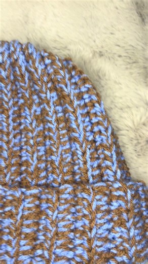 ✨NEWS✨ Pronti ad affrontare il freddo con stile ❄️ 🌙 Modello “Luna” Beanie handmade, caldo e confortevole🧶 🎨 Varianti colore disponibili 📩 Ordini in DM📲 #handmade #perte #foryou #crochet #beanie