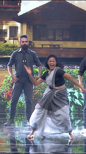 #DS1 സിമ്പിൾ സ്റ്റെപ്പ്സ് ഒന്നും ഞങ്ങൾക്ക് വഴങ്ങില്ല... Dancing Stars || Sat & Sun at 9 PM || Asianet Dancing stars is a weekly reality show wherein twelve celebrity couples compete against each other in a series of challenges to win the grand title. #DancingStars #Asianet #DanceRealityShow #Dance @_zamroodh_ | Asianet