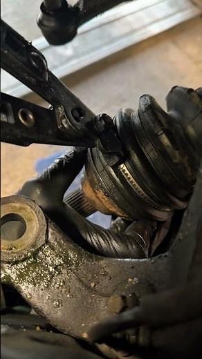 CV boot clip installation using proper tool / no leaks,perfect fit 😀