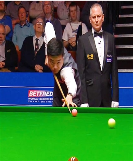 Ding Junhui delivered five consecutive snookers, pushing Selby to the brink of mental collapse before he finally slammed his cue in anger!#fyp #foryou #snooker #usatiktok #uktiktok