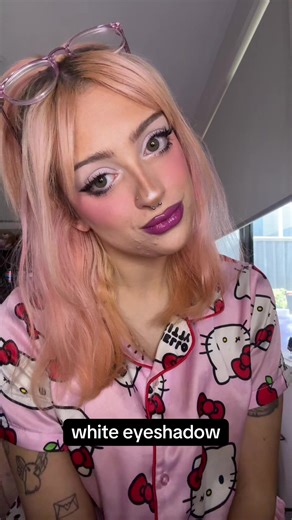 Stunning White Eyeshadow Makeup Tutorial