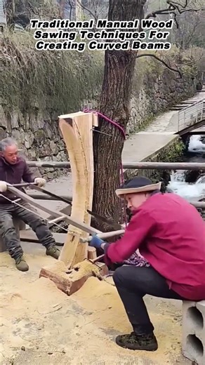 Traditional Manual Wood Sawing Techniques For Creating Curved Beams