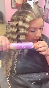 Wave goodbye to boring hairstyles! 👋🌊 NEW CHI Vibes Wave On Multifunctional Waver features and benefits: *️⃣ Unique curved plates allow 2-in-1 styling function for both crimp-style waving and loose curling. *️⃣ Rose Gold Ceramic coated plates adds shine and reduces frizz. @duchessofthedolls pro tip: "Finger comb, then spray in shine. I put in massive amount of BioSilk Silk Therapy. My hair is naturally coarse and frizzy, so I use it to keep my waves intact." Find the NEW CHI Vibes Wave On Mult