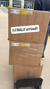 I’ve been waiting on this delivery. Five cases. 500 units total. This is what I cook with and I’m finally making it available. Details soon. First access by DM. Comment SEASONED 👀 #chefjazmoore #cheflife #privatechef #letseat #florida | Jaz Moore