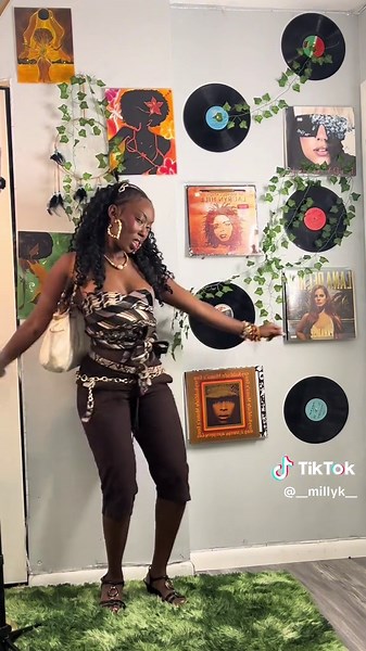 2000s Diva Outfit Inspiration for Y2K Aesthetic