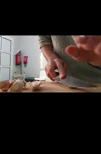 How to Cut Garlic.