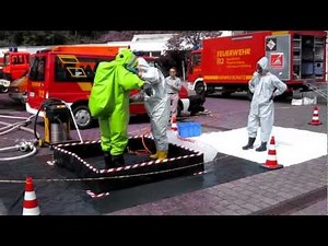 如何正確脫除使用過之A級防護衣（How to properly remove a Level A PPE）