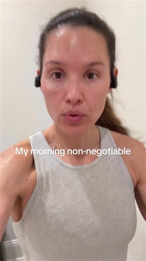 Walking before my kids wake up has been one of the best habits I’ve built. It helps my digestion, my energy, and even my skin. Nothing extreme — just consistency. Small habits done daily change everything. #morningroutine #walkingpad #habitstacking #healthhabits #momlife