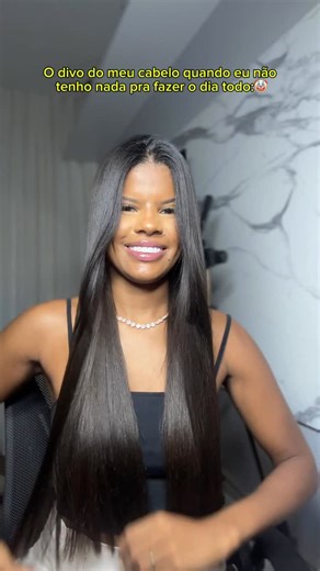 Klesia Silva on Instagram: "E nem é meme 😂 . . . #cabelao #hair #tonic #cabelo #alisada #progressiva #beleza #autocuidado"