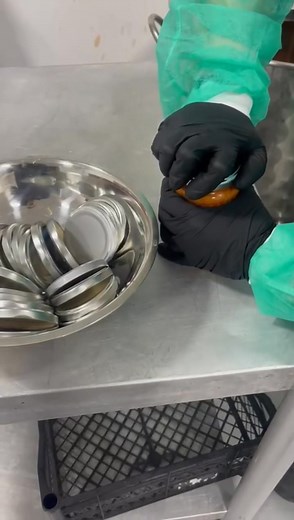 Zacuscă de fasole 💚 livrăm în toată țara 🚛 Listă cu produse ⬇️ •Zacusca vinete 350 g - 22 lei •Zacuscă fasole 350 g - 22 lei •Zacuscă ciuperci 350 g - 24 lei •Dulceață ardei iute 230 g -20 lei •Ardei kapia în sos muștar 350 gr- 16 lei •Salată ardei capia cu hrean -350 gr-16 lei •Dulceață ceapă roșie 350g - 20 lei •Gem mure 230 g - 25 lei •Gem smochine 230gr - 25 lei •Gem de piersici 380 g - 20 lei •Gem de pere 380g - 18 lei •Gem prune 380 g -18 lei •Gem mar 380 g -18 lei •Gem de piersici fără 