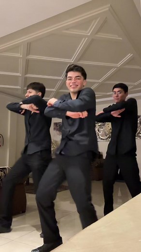 Vol.3🙋🏻‍♂️#foryoupage #viral #trajenegro #tiktok #mtyy