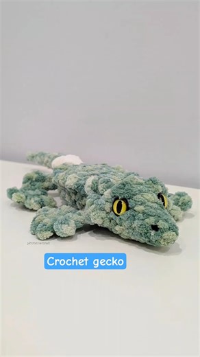 crochet a gecko with me #shorts #crocheting #gecko #crestedgecko