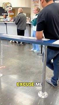 Post Office Karen Refuses to Move Until His Package Gets Processed Via (@tabithacrowe0 on TT)