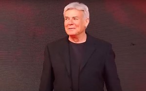 Eric Bischoff praises 13-time champion for his courageous exit from WWE