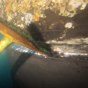 Here’s the dangerous work that goes into repairing our many underwater structures. 🤓 #engineering | Interesting Engineering