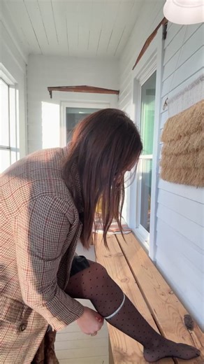 Paige ⚡︎ No Roots Boots on Instagram: "Just a little Thursday night live featuring the gold Jena boots and calf measurement lowdown. Calf measurement chart between slim and relaxed calf (not a true wide calf IMO) will be posted to stories tonight. Message or comment if you have ANY questions and see you all tomorrow. ✨🫶🏼"